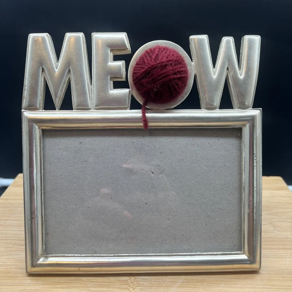 Pewter Silver Cat 4x6 Photo Picture Frame Decor Playful Kitty Ball Of Yarn